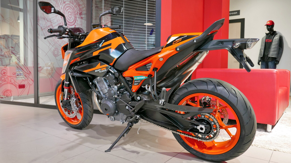 KTM 890 DUKE GP