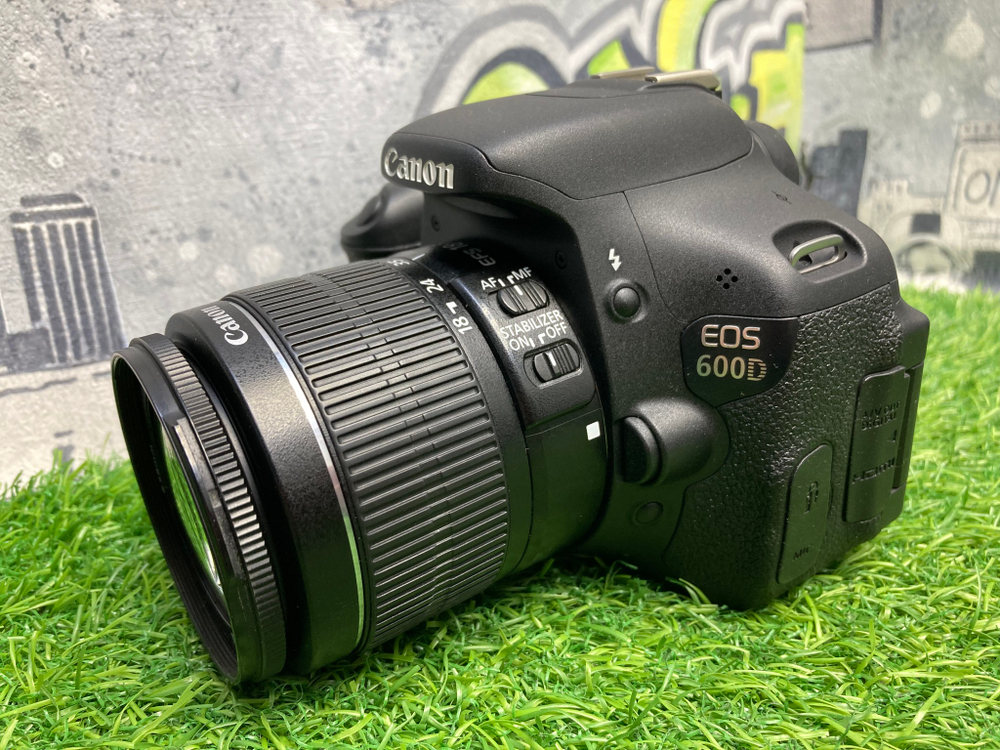 Canon 600D + 18-55mm 3.5-5.6 III (8.600 кадров)