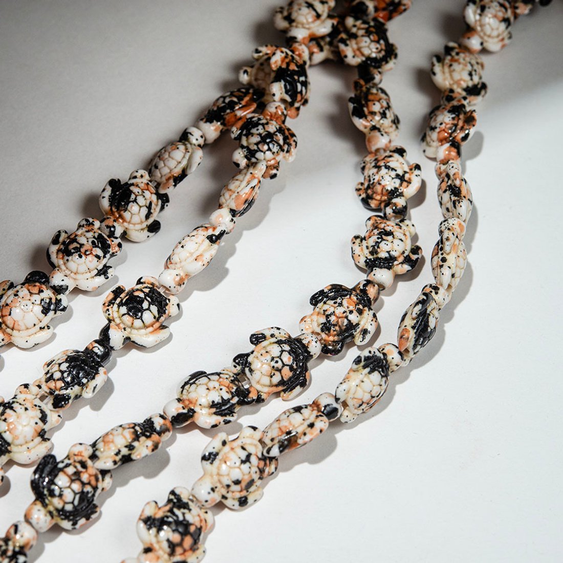 Говлит, черепашки, бежево-черные, 17*14мм