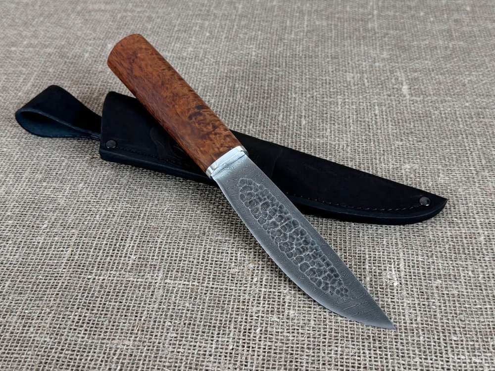 Шкуросъемный нож "Якут" с кованым долом, дамасская сталь, рукоять мореная карельская береза