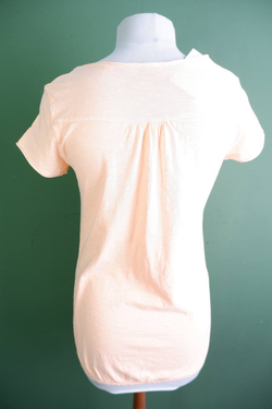 Футболка приятного цвета, визуально 44 размер