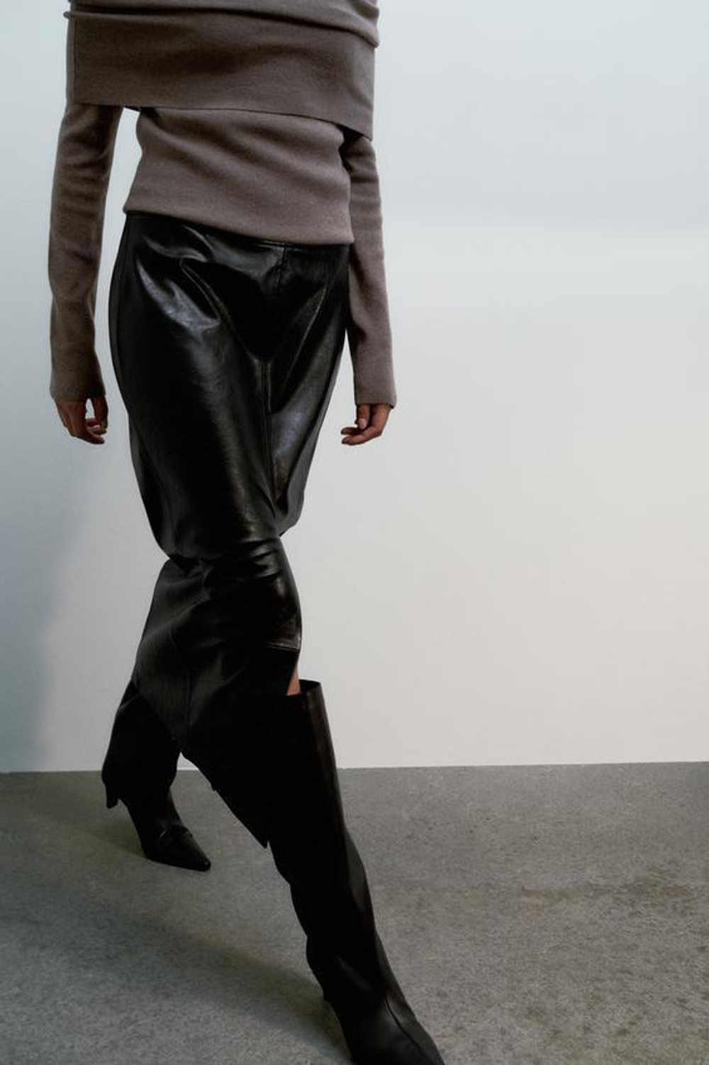 ZARA ЮБКА МИДИ ИЗ ИСКУССТВЕННОЙ КОЖИ, ЧЕРНЫЙ