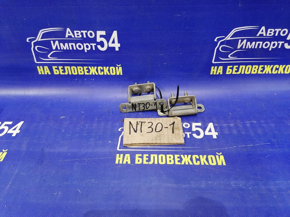 Петля багажника NISSAN X-TRAIL 2003