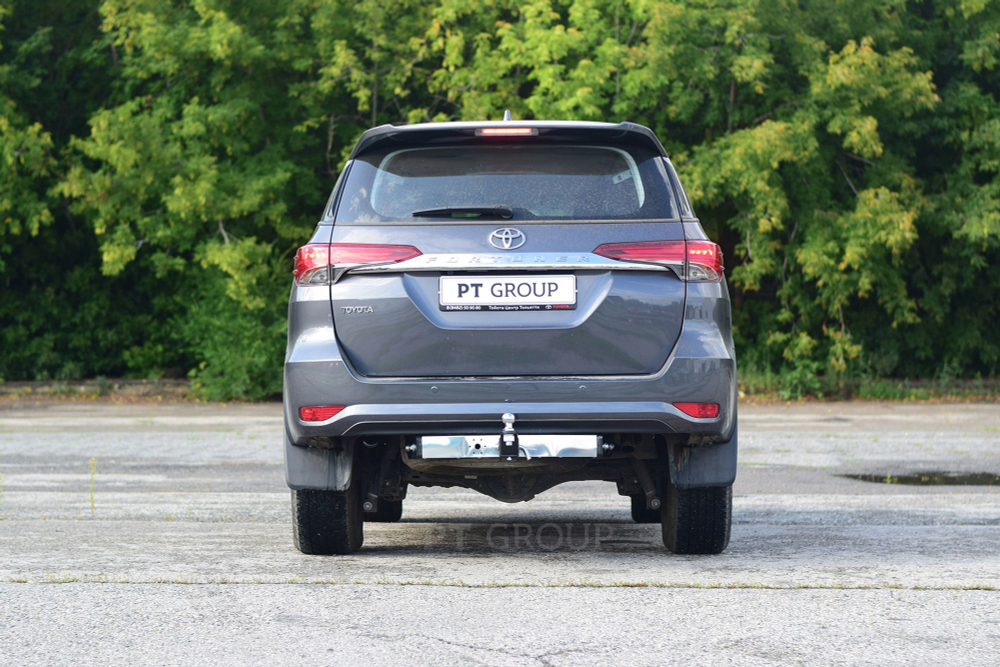 Фаркоп PT GROUP /съемный квадрат/ С нержавеющей Накладкой для TOYOTA Fortuner 2016-2020 (до рестайлинга)(паспорт и сертификат в комплекте)(без электрики) арт.TFR-16-991124.00