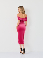 Платье со сборкой на груди