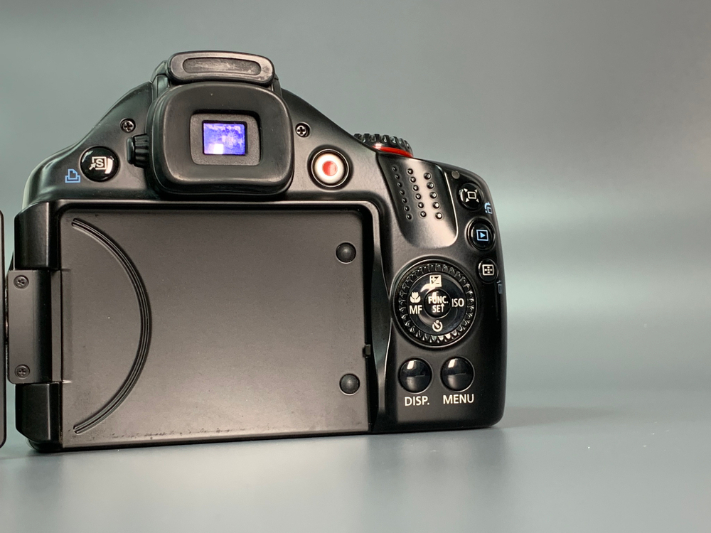 Canon PowerShot SX30 IS небольшой дефект экрана
