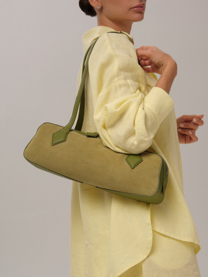 Сумка женская багет на плечо зеленая