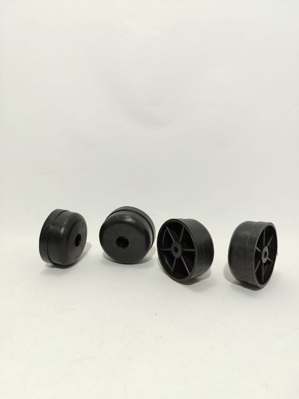 Опоры пластиковые для мебели высота 25 мм 4 шт