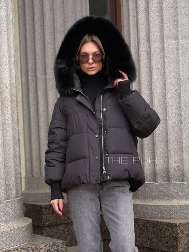 Пуховик женский с капюшоном и воротником из меха песца