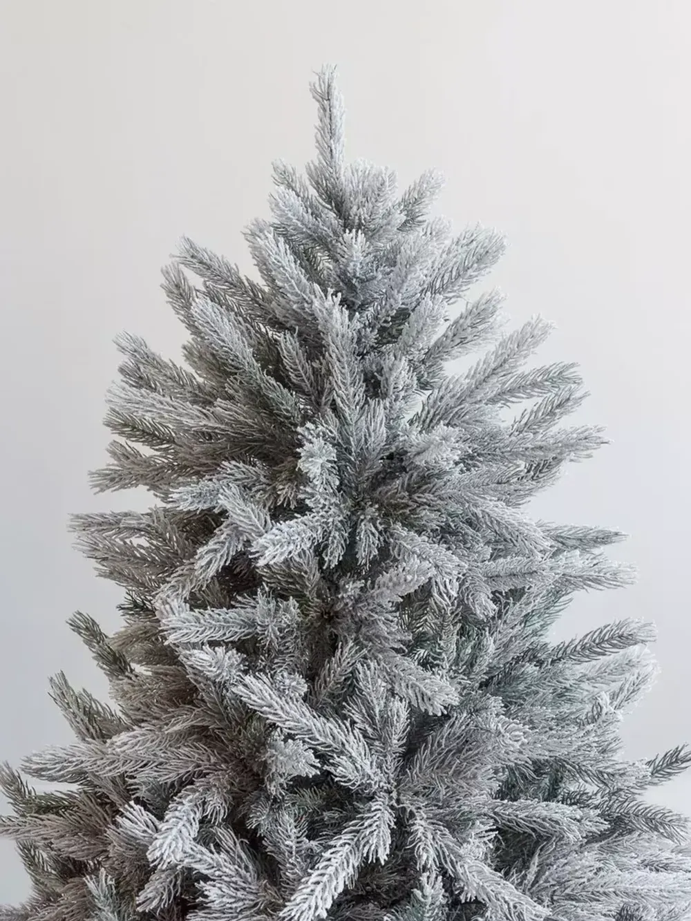 Заснеженная елка «Арктико» (Литая хвоя) от 1.5 до 2.1 м