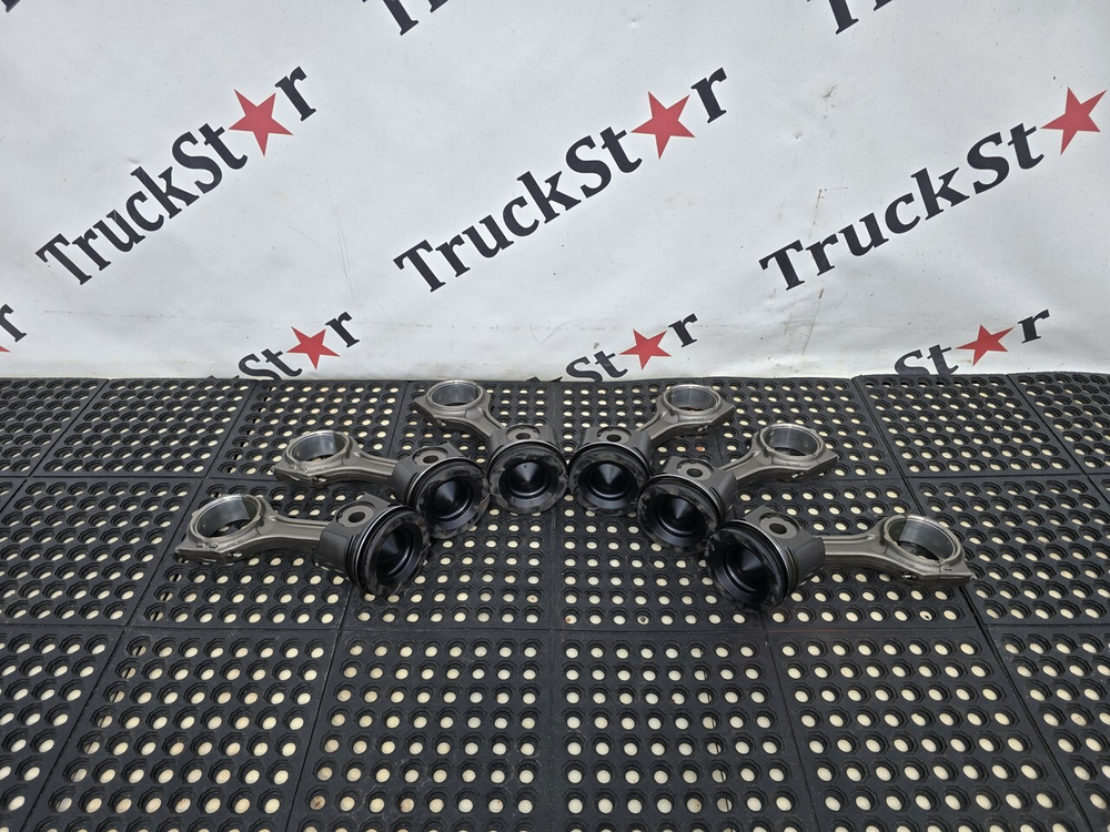 Комплект поршней с шатунами 2022г.