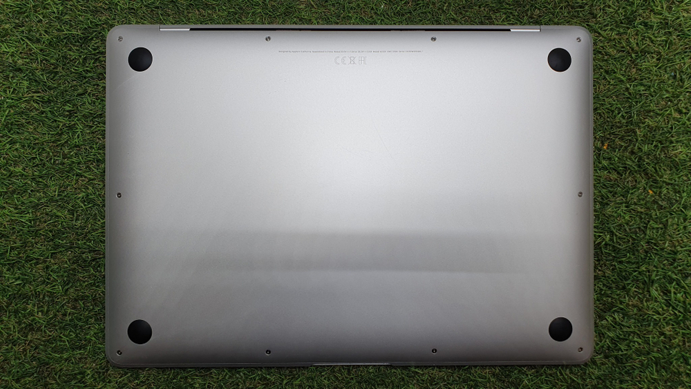 MacBook Air 13 2020 M1 106 циклов A2337