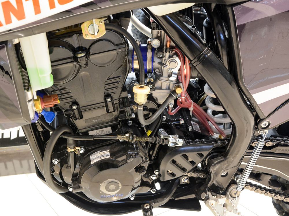 Мотоцикл Avantis Enduro 300 PRO Carb FCR Exclusive 21/18 черный