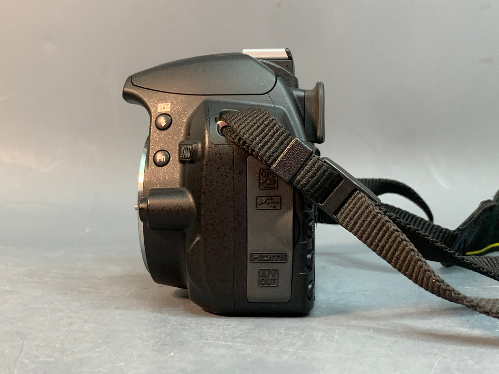 Nikon D3100 Kit 18-55mm 4.361 Кадров
