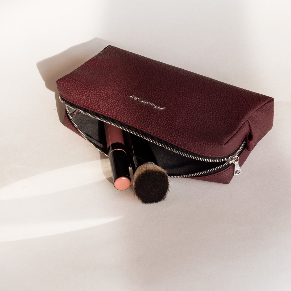 Женская косметичка Briquette Easy из натуральной кожи теленка, бордового цвета