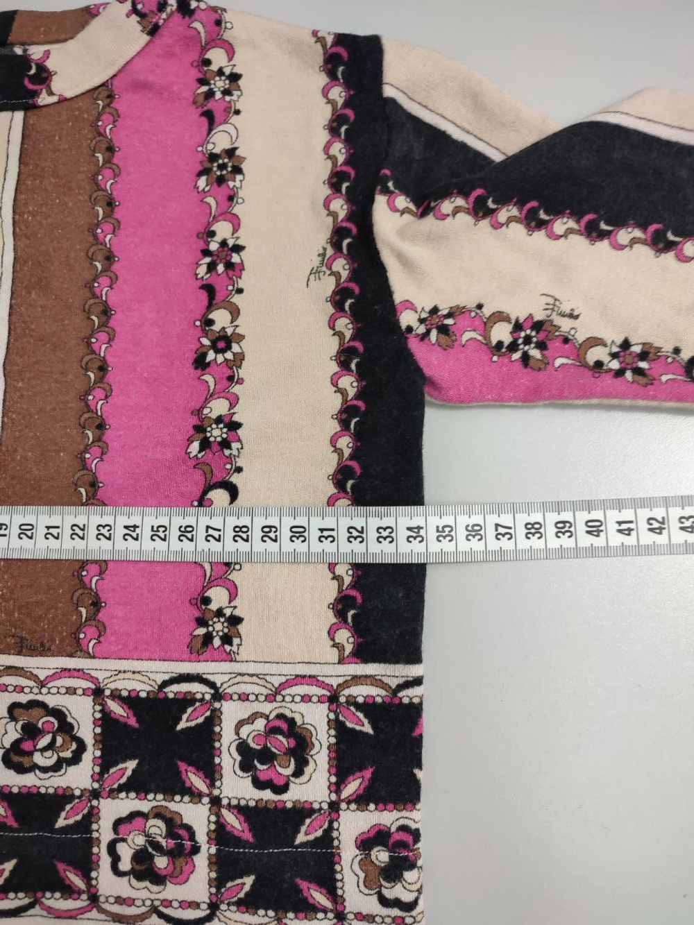 Джемпер укороченный красивый на 10-11 лет