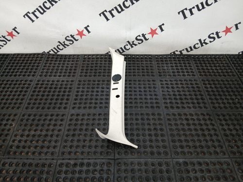 Накладка стойки лобового стекла левая