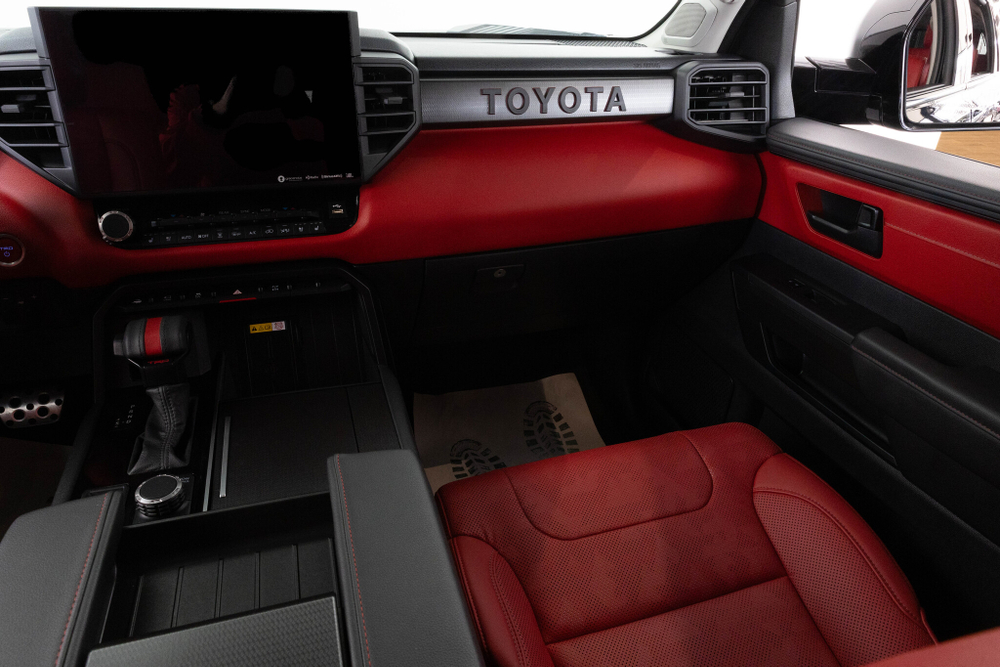 Toyota Sequoia, 2022 год