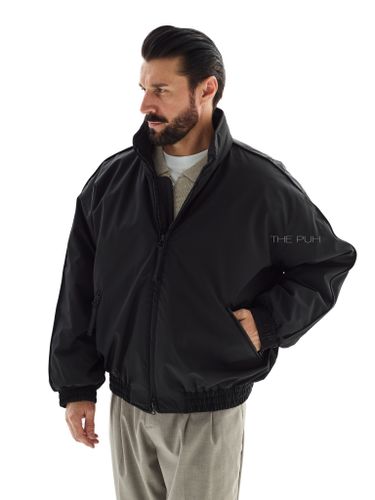 Утепленный черный бомбер на молнии