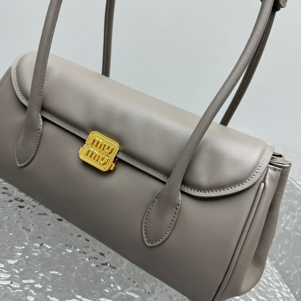 Miu Miu Shoulder Bag 28 cm
