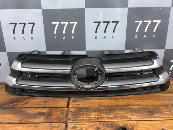 Решетка радиатора Toyota Highlander 3 (U50) 16-19 Б/У Оригинал 531010E240