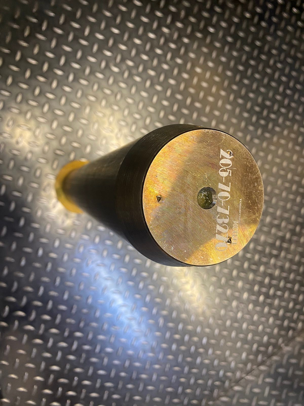 Палец 205-70-73270