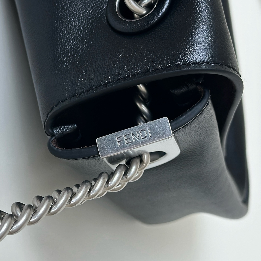Fendi Baguette Chain Large 39 cm