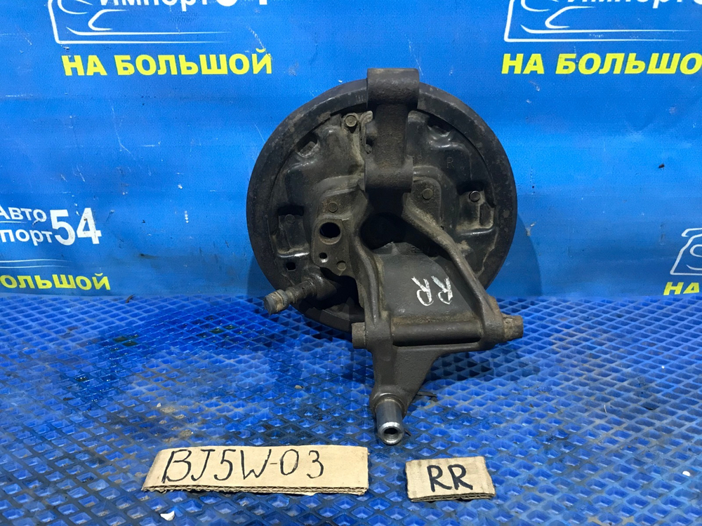 Ступица задняя правая MAZDA FAMILIA 2001