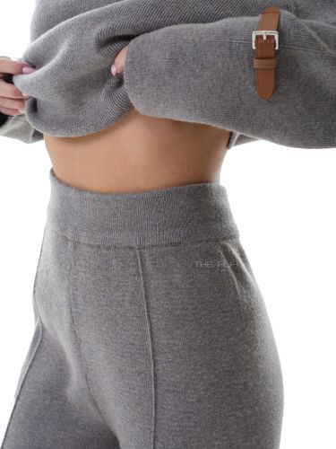 Темно-серый трикотажный костюм с брюками