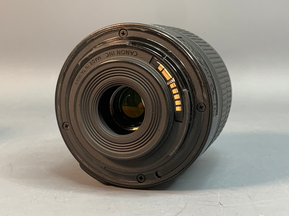 Canon 200D Kit 18-55mm 79.900 кадров
