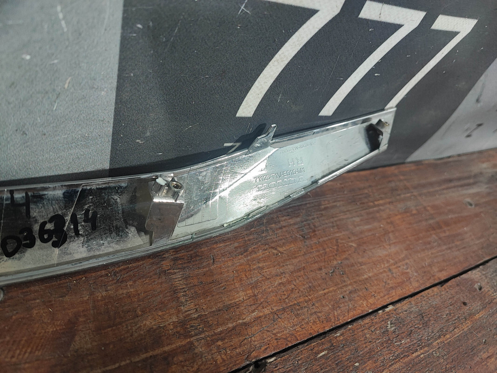 Молдинг решетки радиатора правый Honda CR-V 4 (RE, RM) 14-18 Б/У Оригинал 71123T1VE010M1