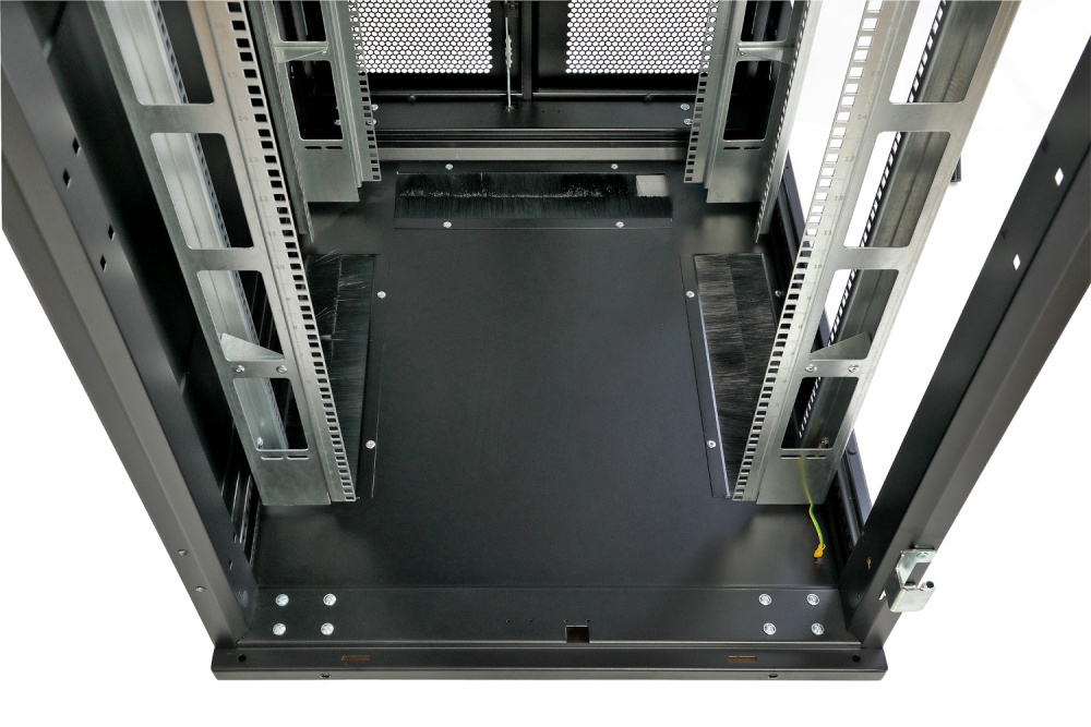 Шкаф напольный 19", 42U Eurolan 60F-42-7C-94BL
