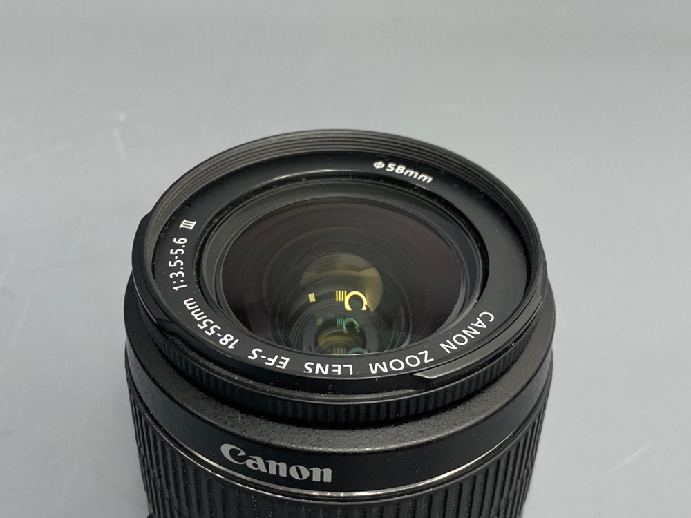 Canon 1200D kit 18-55mm III 3000 кадров