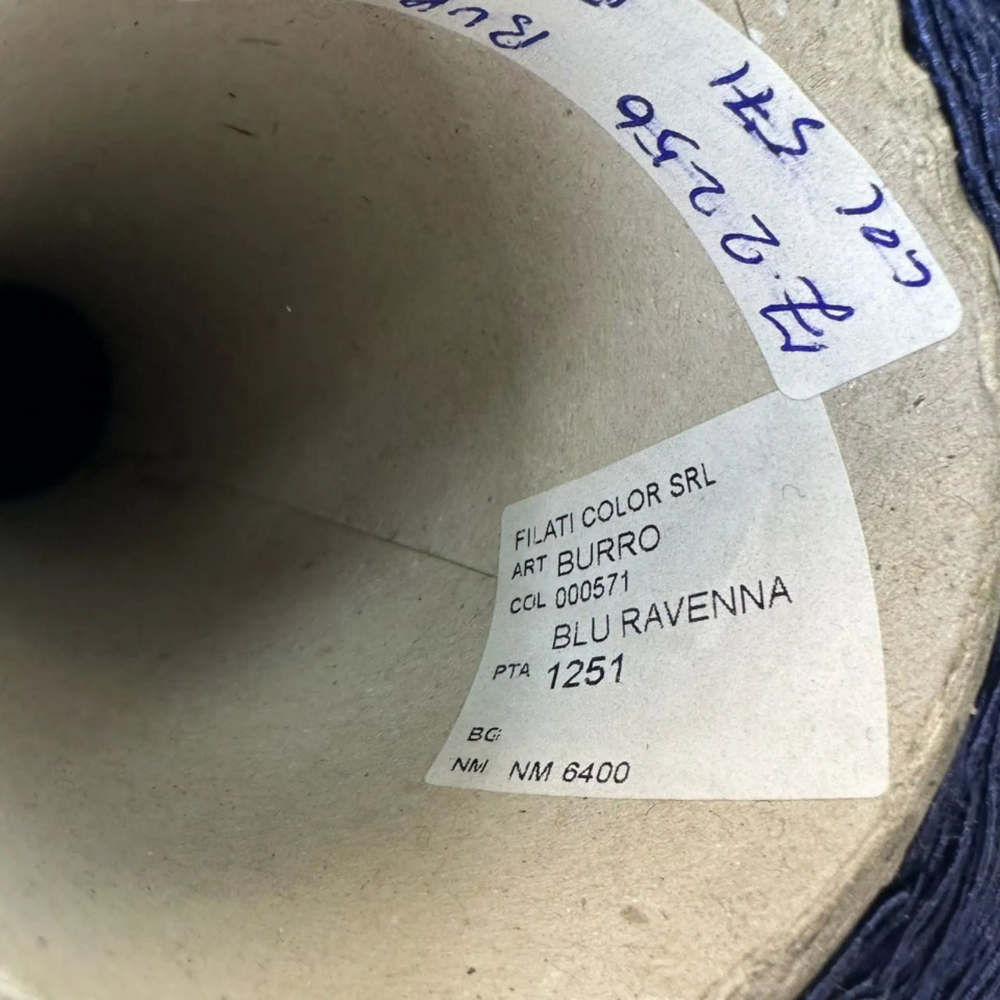 BURRO - Filati Color; 54% хлопок, 46% люрекс; 640м/100гр; col. 000571 Blu Ravenna, цвет: темно-синий