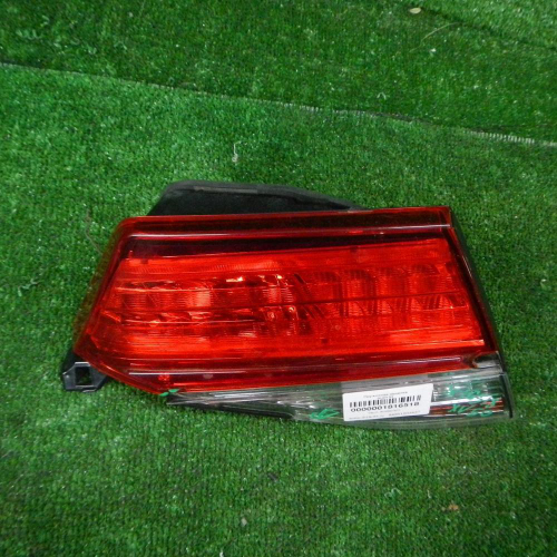 Фонарь левый внутренний Toyota Camry 7 XV50 14-18