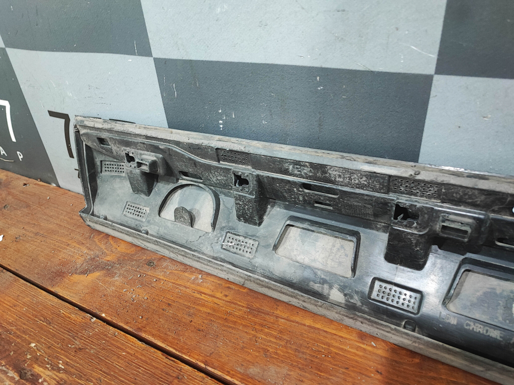 Накладка двери передней правой Volvo XC60 2 17-нв Б/У Оригинал 31440303