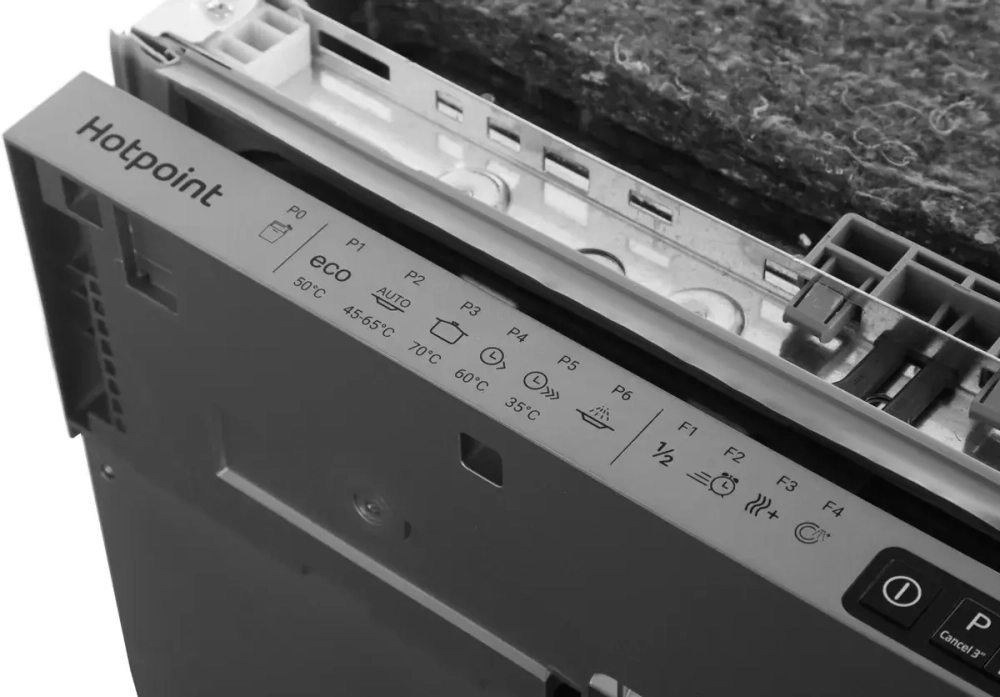 Встраиваемая посудомоечная машина Hotpoint HIS 1C69