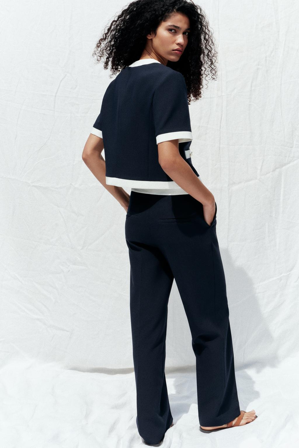 Брюки straight fit с контрастным поясом