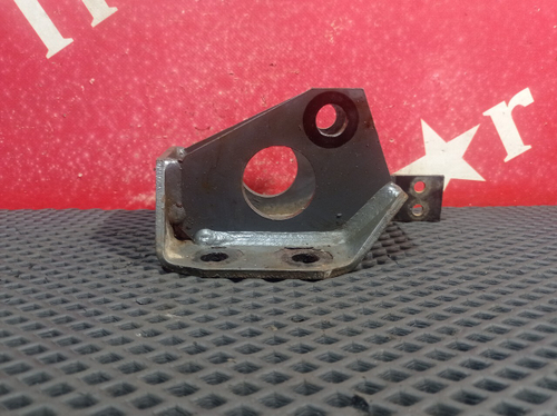 Кронштейн стойки стабилизатора заднего