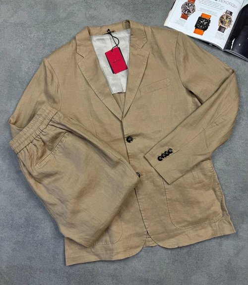 Льняной костюм Kiton