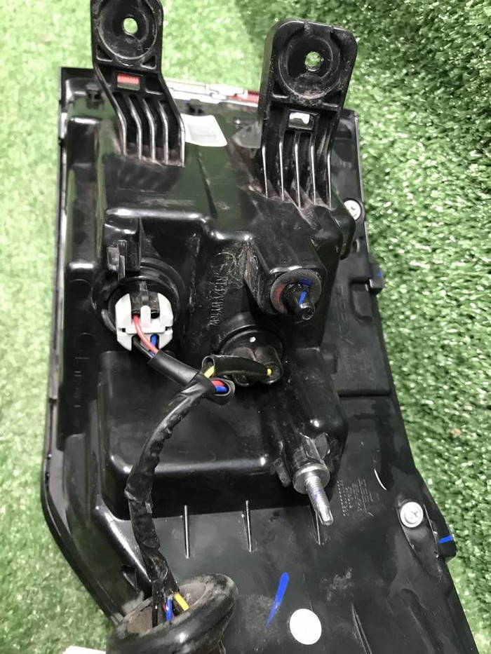 Фонарь левый внешний Geely Coolray (2019-2024) LED