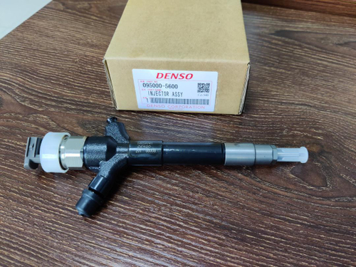 Форсунка Mitsubishi L200 (4D56) Denso 095000-5600, 1456A041