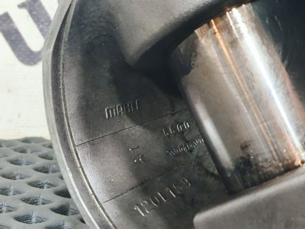 Поршень D9B