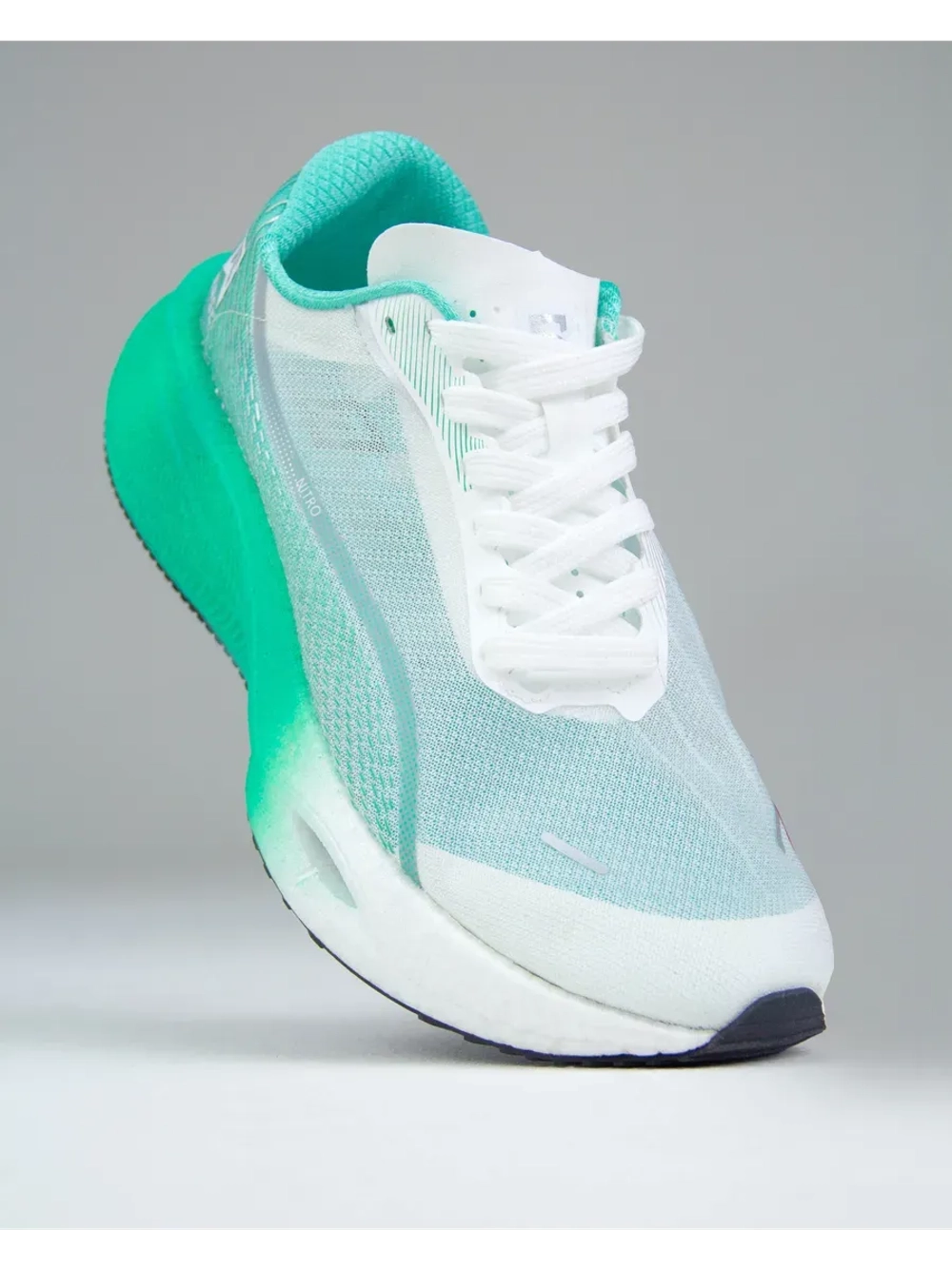 Беговые кроссовки тканевые с двойной амортизацией