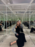 Платье с отстегивающимися рукавами из пайеток