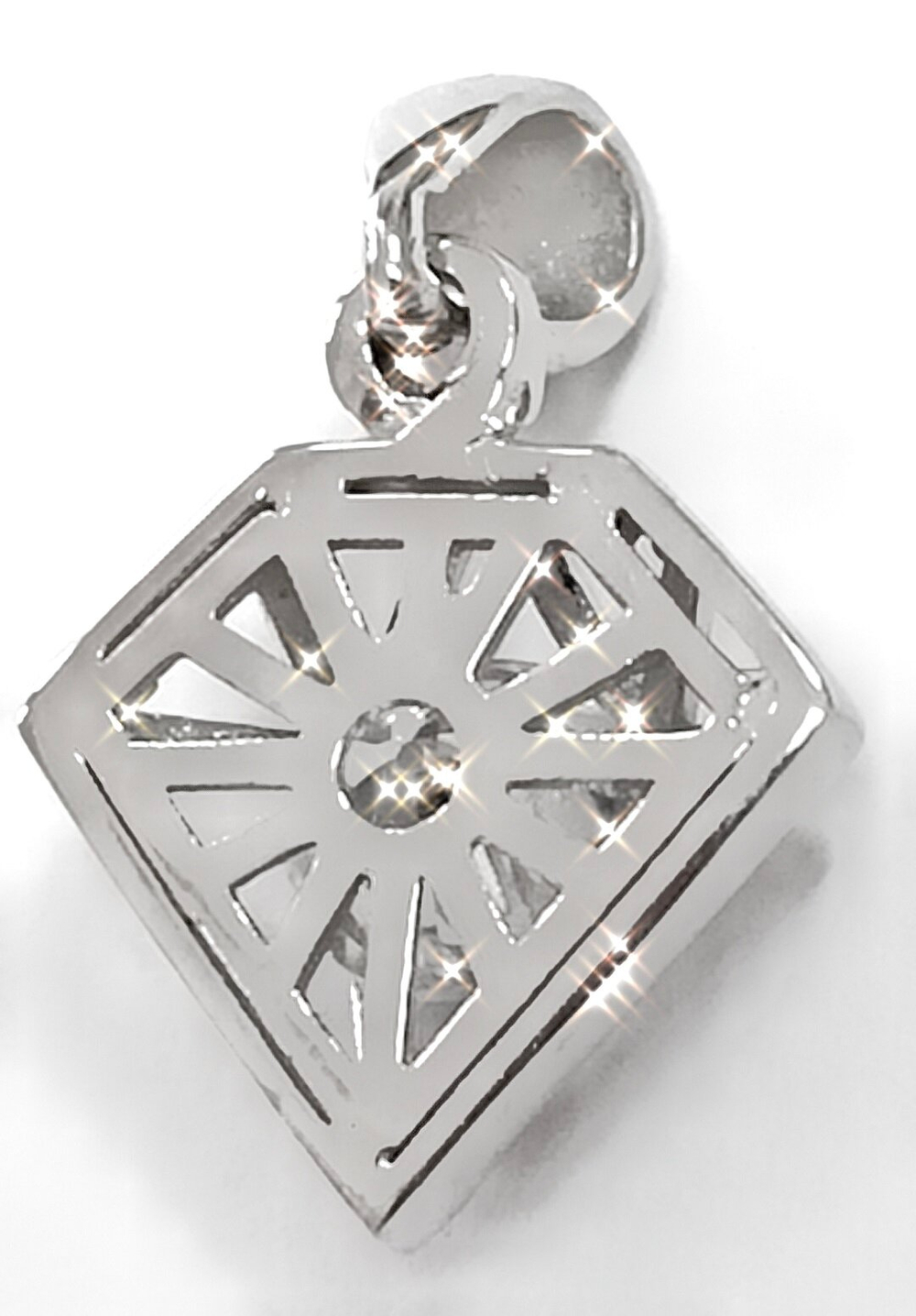 Ювелирная подвеска из серебра с фианитом