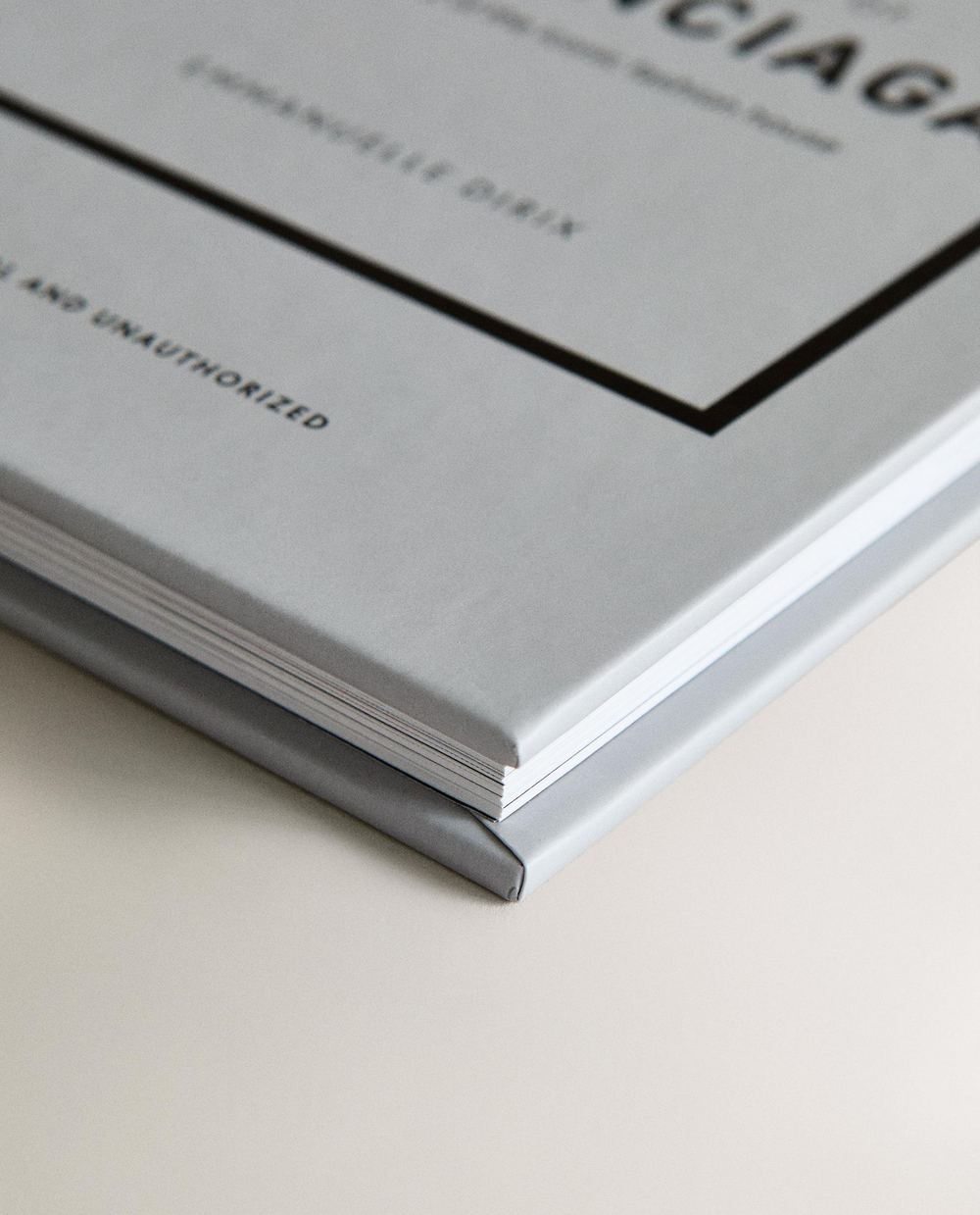The Little Book of Balenciaga. Иллюстрированная книга о модном доме Balenciaga (на английском языке)