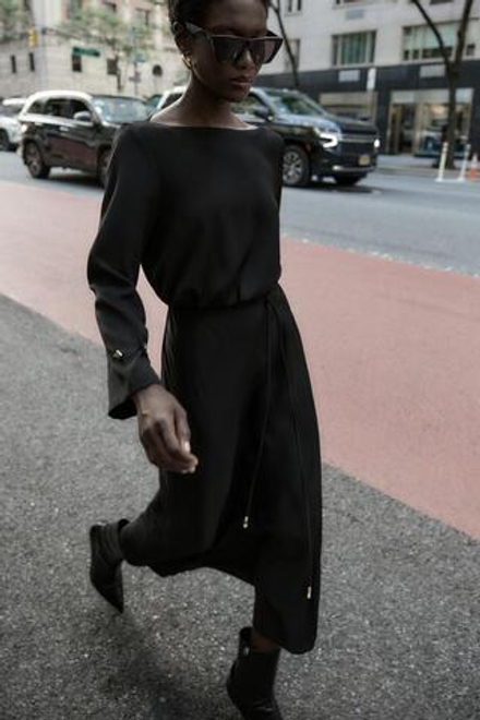 ZARA ПЛАТЬЕ МИДИ ИЗ КРЕПА С ПОЯСОМ, ЧЕРНЫЙ