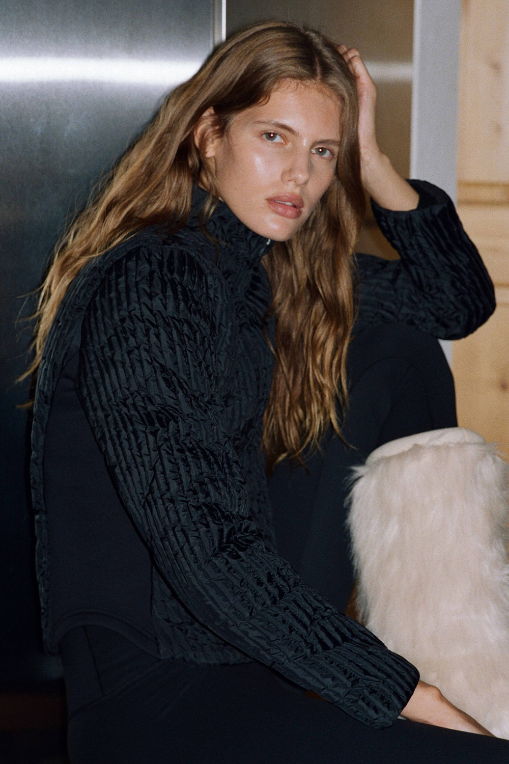 H&M Легкая стеганая куртка ThermoMove™, черный