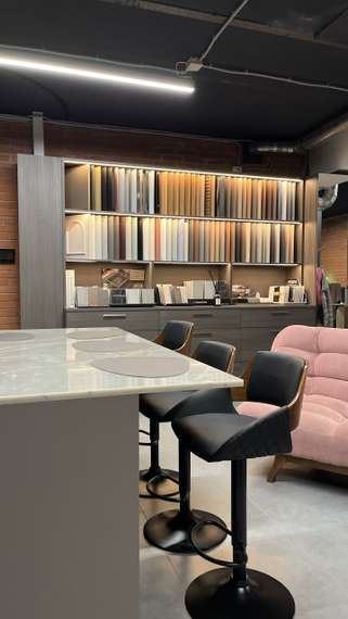 Регулируемый барный стул Jax 63-83 см